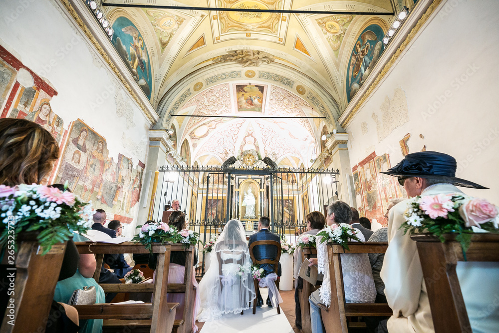 Fototapeta premium Sposi al lago