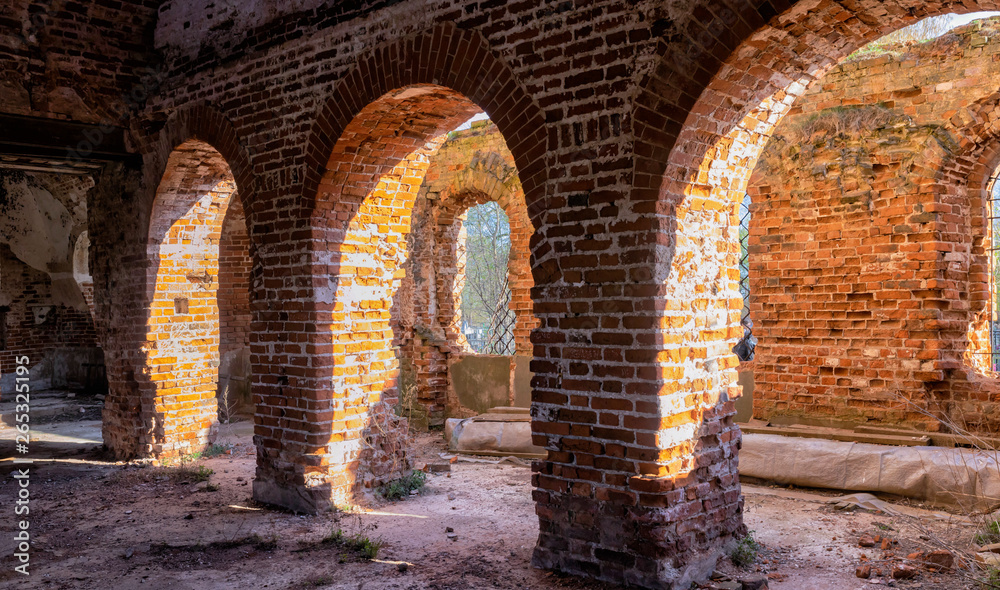 Fototapeta premium Ruin brick arches