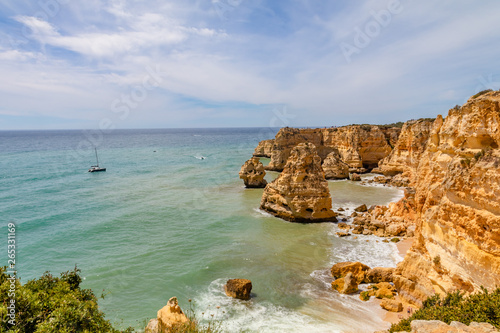 Vista da Praia da Marinha em Lagoa Algarve Portugal