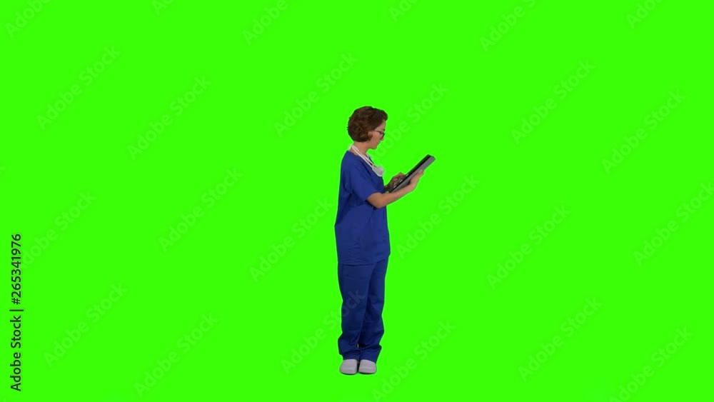 Nurse wearing glasses with iPad (rotating) Nurse wearing glasses with iPad (rotating)