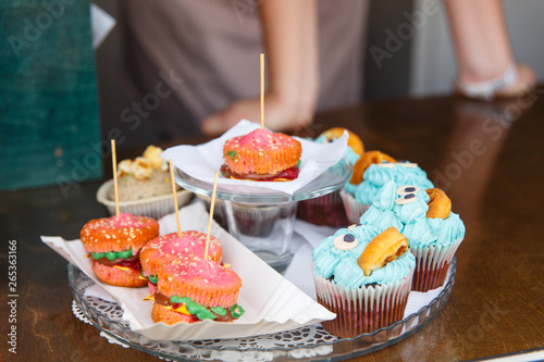 Cakes in the form of burgers and muffins