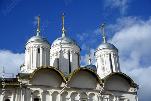 russia, moscow kremlin, street, cathedral, kremlin, white, orthodox, travel, view, red, day, urban, landmark, attraction, sunny, cupola, russian, palace, old, building, fortress, church, wall, place, 