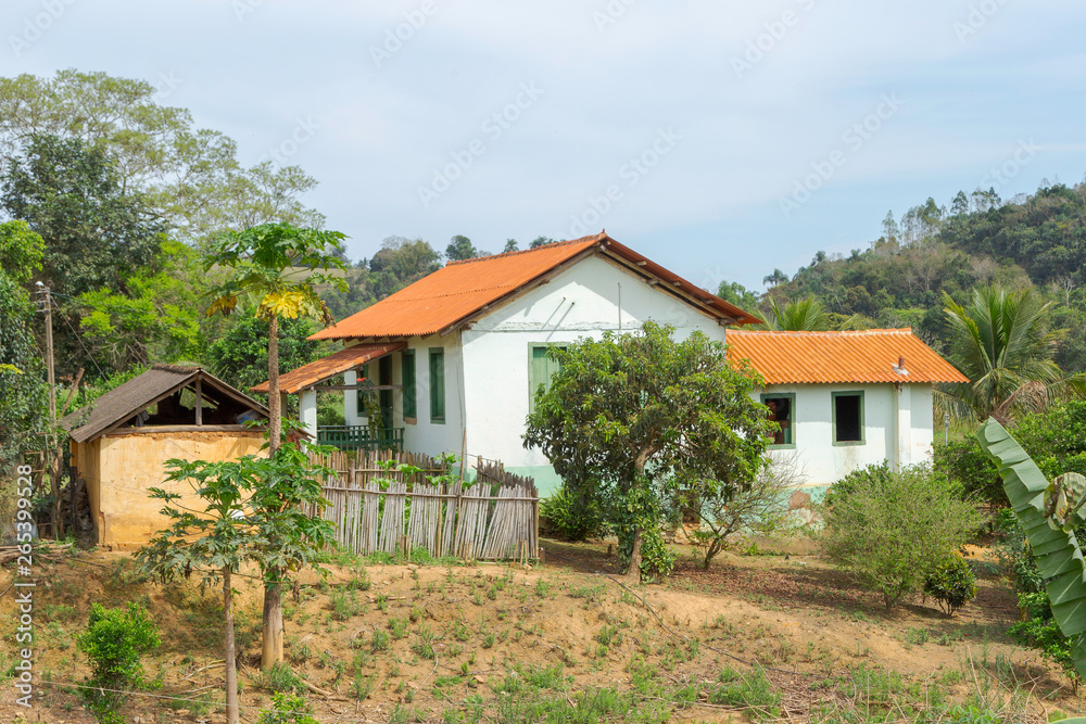 Residência de pequeno produtor rural em Guarani, estado de Minas Gerais, Brasil Residência de pequeno produtor rural em Guarani, estado de Minas Gerais, Brasil