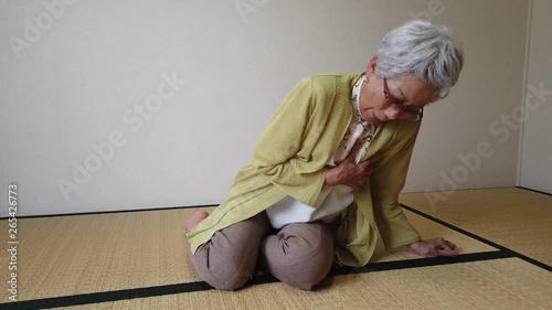 胸が苦しいおばあちゃん