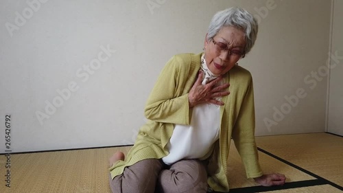 胸が苦しいおばあちゃん