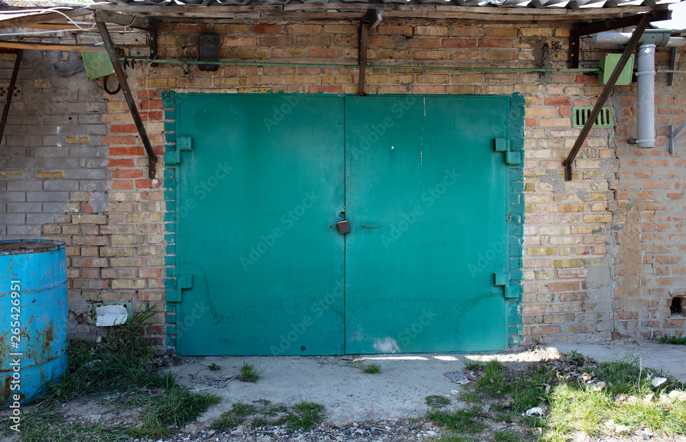 old metal warehouse door, hangar, high resolution photo old metal warehouse door, hangar, high resolution photo