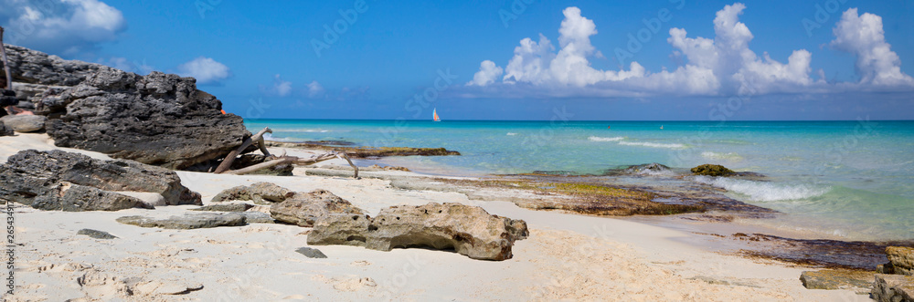 Beautiful, sandy beach in Kuba. Horizontally.