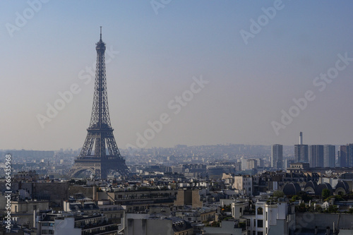 Pollution, Fog, Eiffel tower, Paris © FreeProd