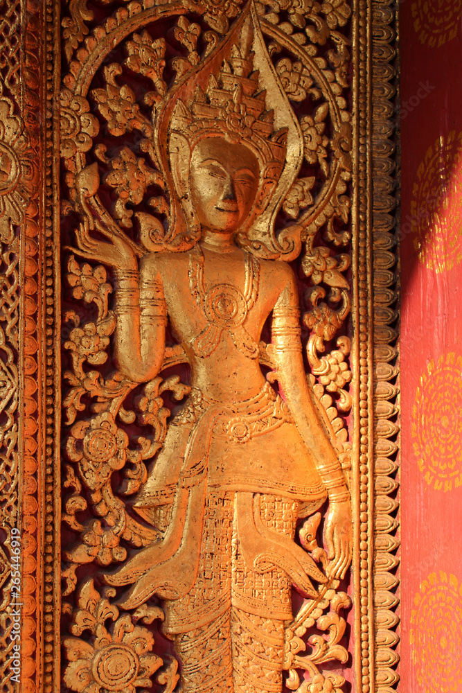 Fototapeta premium shutter in a buddhist temple (Wat May Souvannaphouma Ham) in Luang Prabang (Laos)