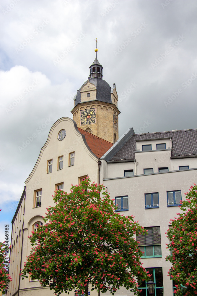 Ein wolkenverhangener Tag in Jenas Innenstadt