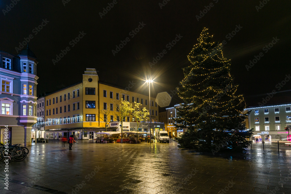 Fototapeta premium Passau mit Winterbeleuchtung