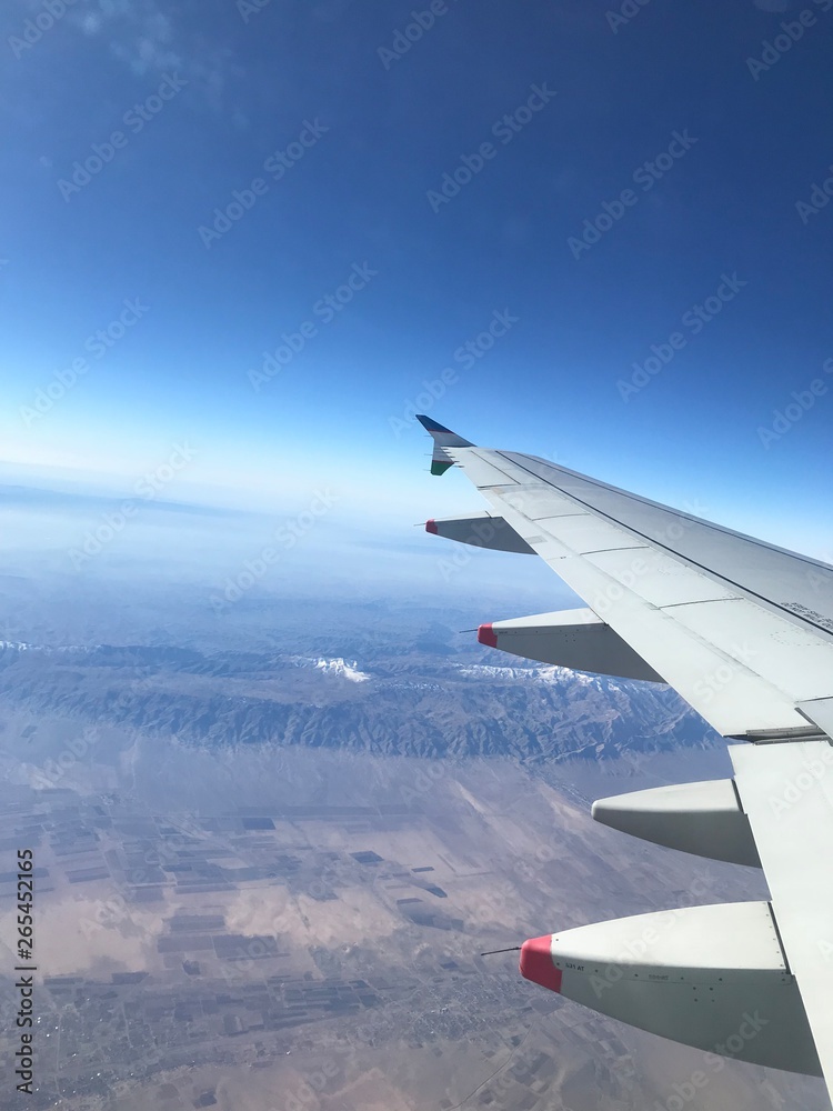 Fototapeta premium wing of an airplane