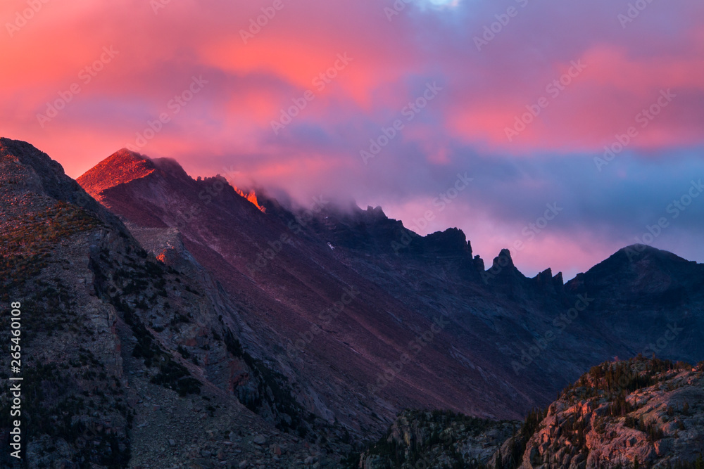 Fototapeta premium Long's Peak at Dawn