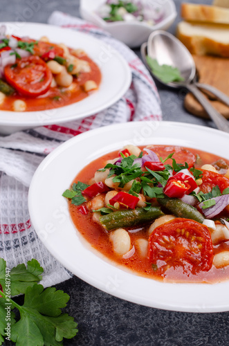Thick vegetable soup with pasta