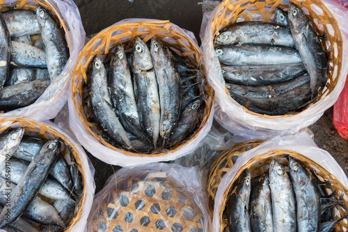 Fisch in Korb am Markt