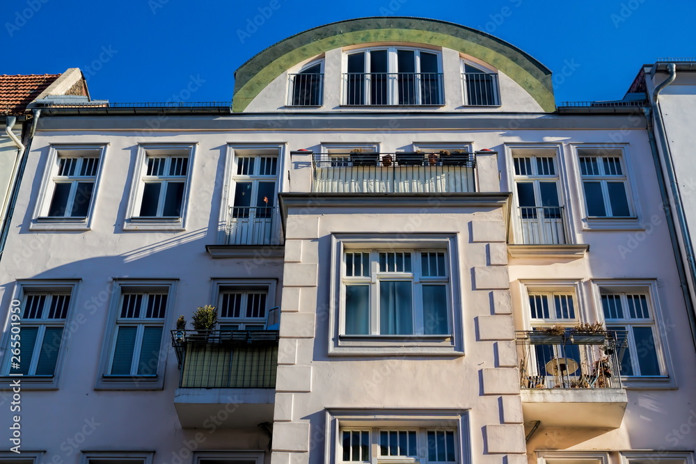 Obraz premium Sanierter Altbau in Berlin Schöneberg, Deutschland