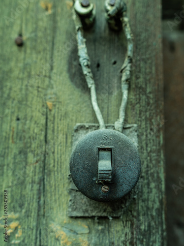 Electric retro switch.