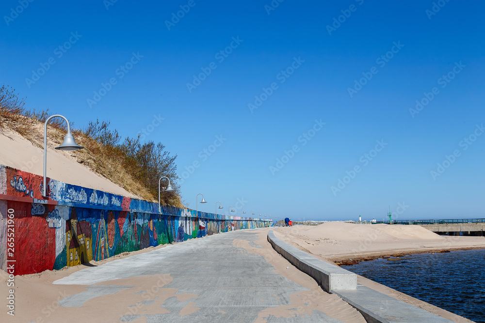 Fototapeta premium Concrete road at the pier