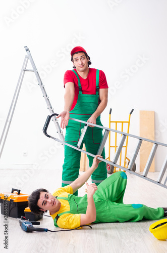 Injured worker and his workmate 