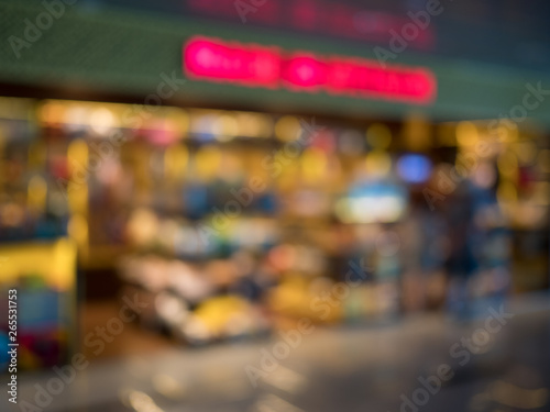 Blurred background at supermarket store with bokeh light