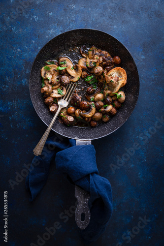 Wallpaper Mural Pan of sauteed mushrooms Torontodigital.ca