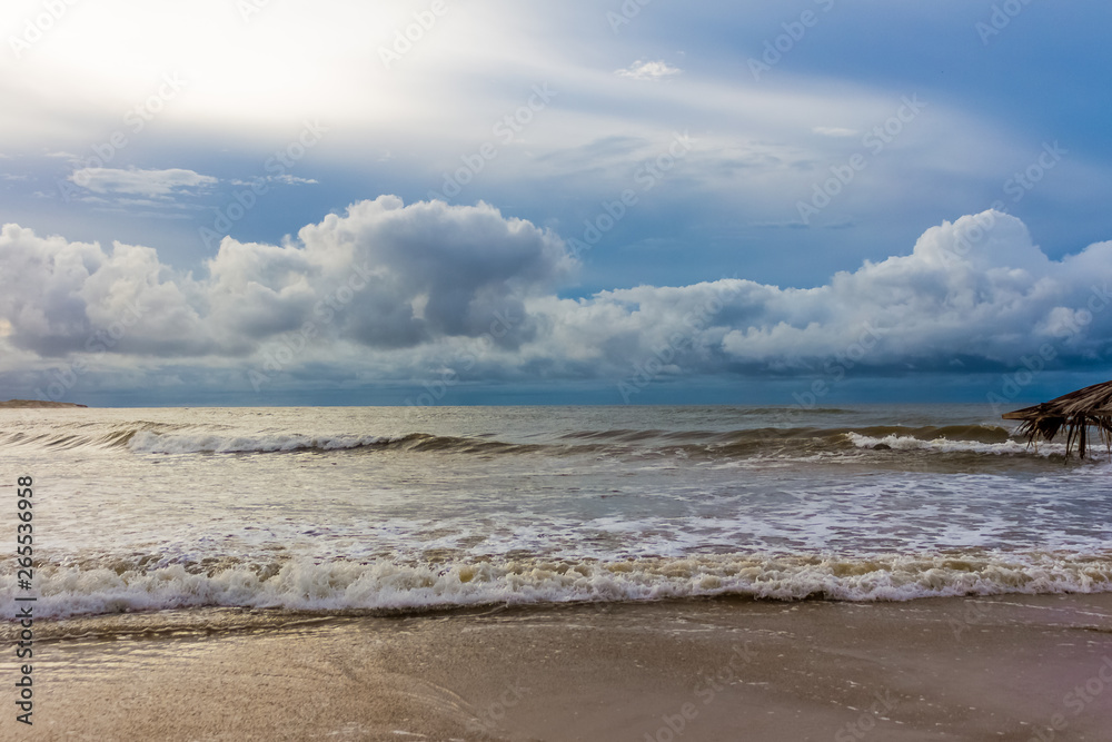 Obraz premium Céu e mar de Mundaú - CE, Brasil.