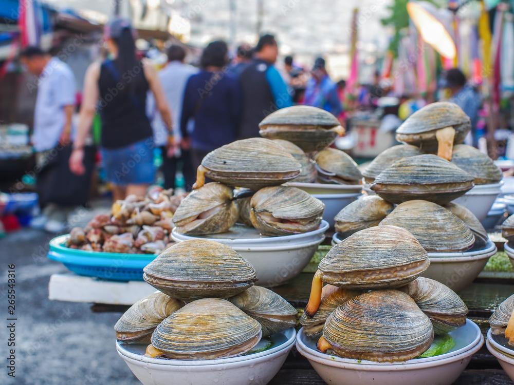 Fototapeta premium Jagalchi Market - fish market in Pusan (Busan), South Korea - amazing variety of fish, clams, etc..