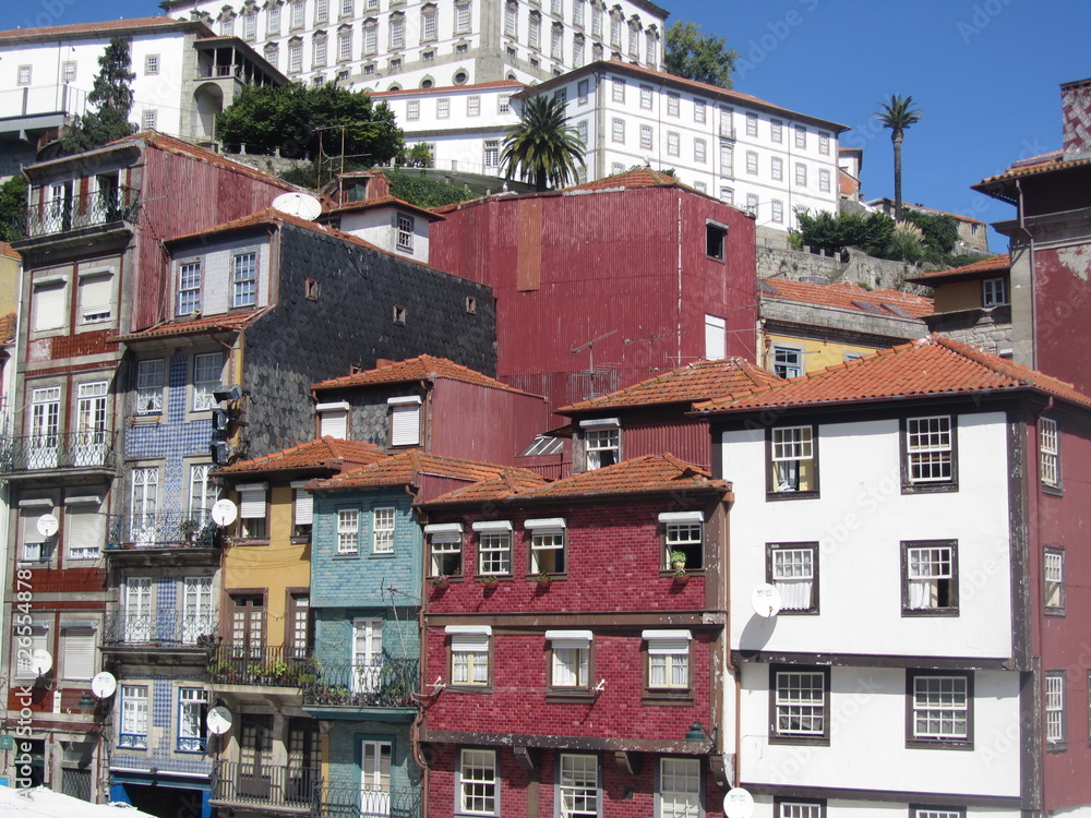 Edificios coloreados en Porto, Portugal