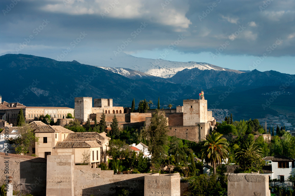 Naklejka premium Europe, Spain, Andalucia, Granada, Alhambra, skyline