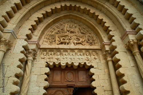 Fresque de la porte de l'abbaye de Ganagobie photo