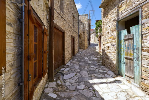 Uliczki w starych miasteczkach na Cyprze