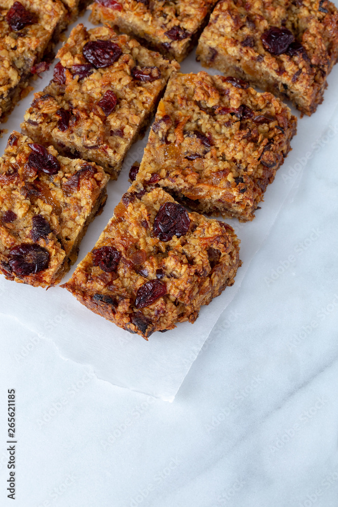 Flapjack vegan with cranberry, apricot and date