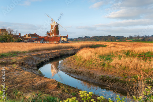 The windmill at Cley next the Sea, Fototapet