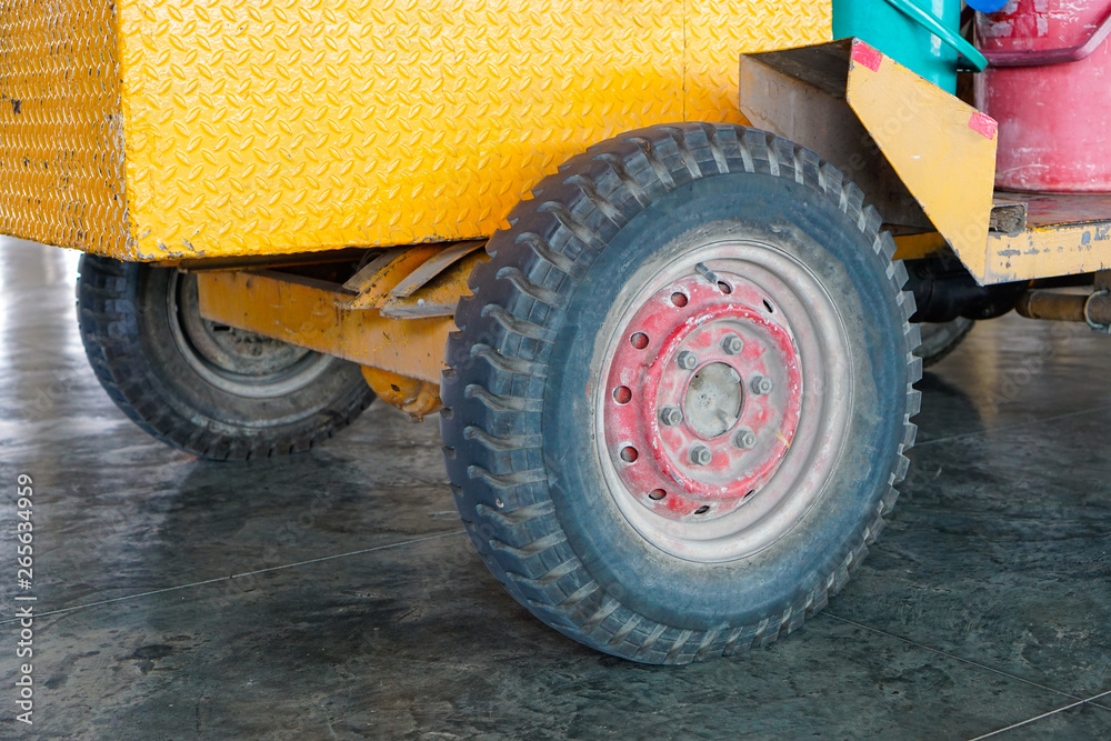 Obraz premium truck on the road