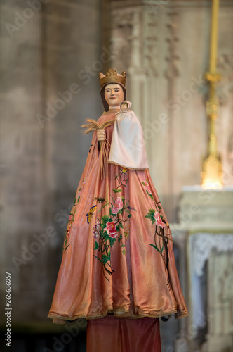  Holy Mary and Child statue in the Collegiale church of Saint Emilion, France © wjarek