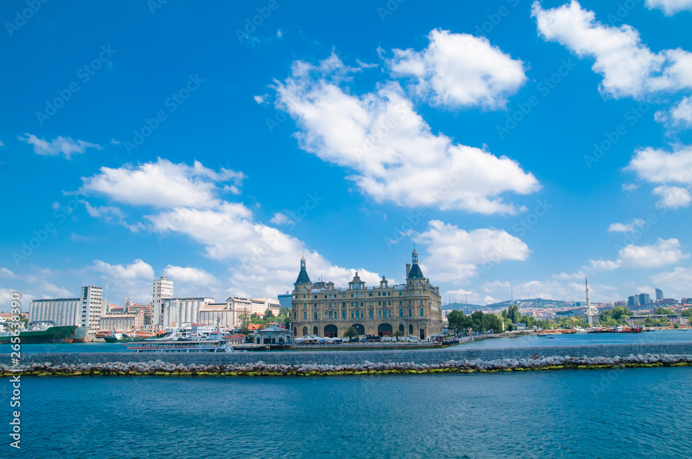 Obraz premium Haydarpasa Train Station, Kadikoy, istanbul.