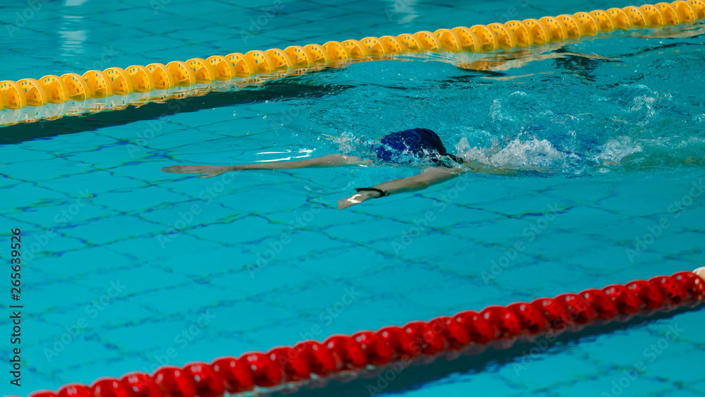 Breaststroke swimming competitions in the sports pool