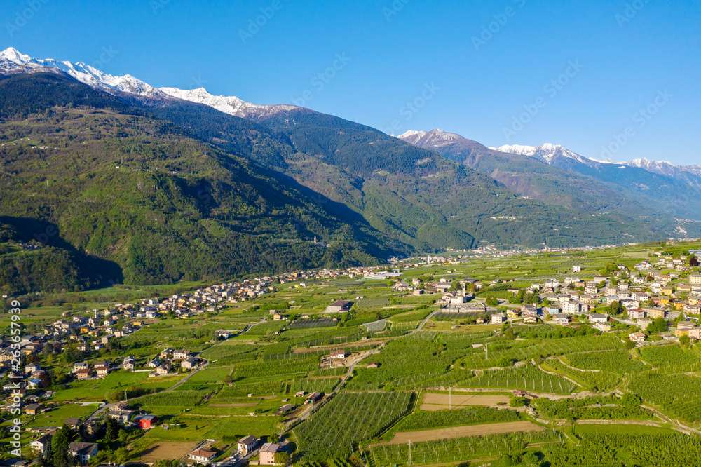 Valtellina (IT) - Vista aerea della valle da Ponte in Valtellina verso ovest