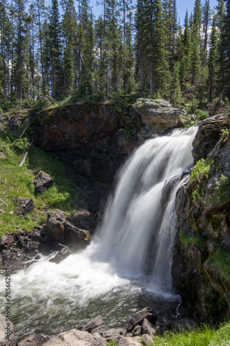 Fototapeta Naklejka Na Ścianę i Meble -  Moose Falls - Flowing