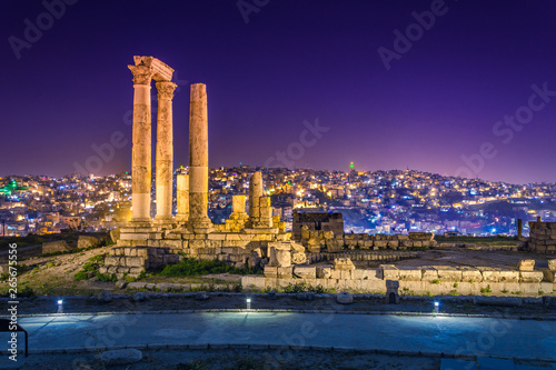 Obraz na płótnie Temple of Hercules at Amman Citadel in Amman, Jordan. w salonie