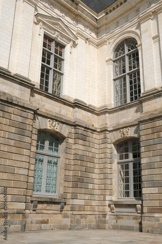 fenêtres du Parlement de Bretagne