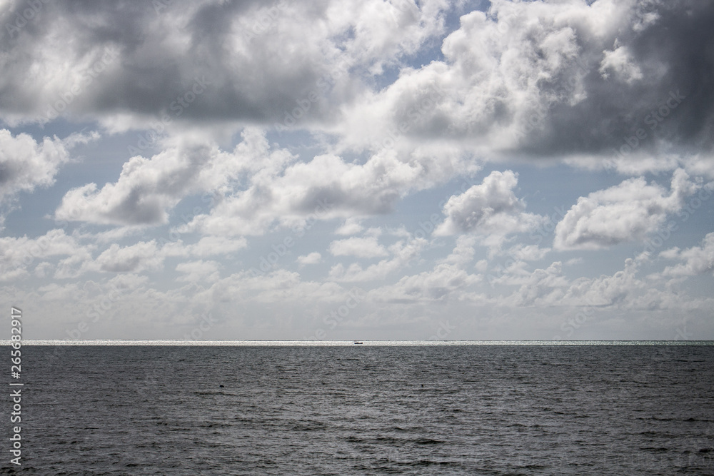 Obraz premium clouds over the sea