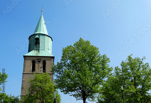 Kirchturm der St. Matthäi Kirche in Gronau Leine photo