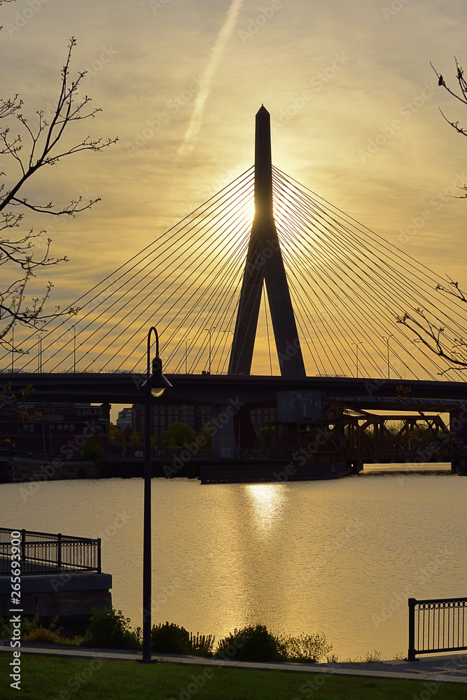 Obraz premium Zakim Bridge at Sunrise in Boston, Massachusetts