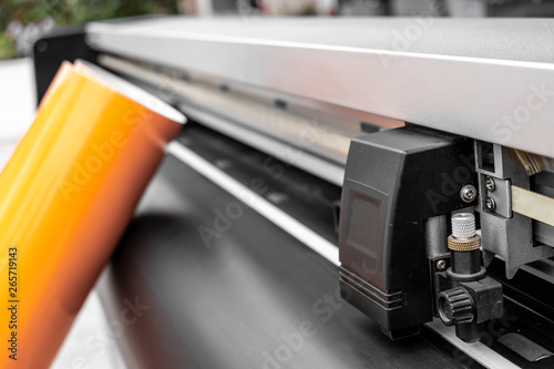 Vinyl cutter plotter machine head