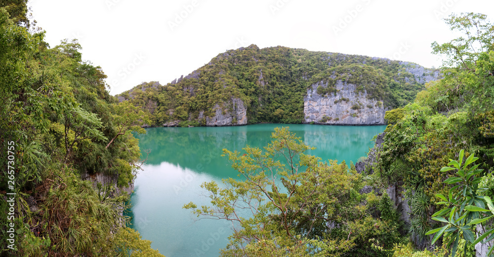 Fototapeta premium Panorama views of green lagoon at tropical islands at Ang Thong archipelago