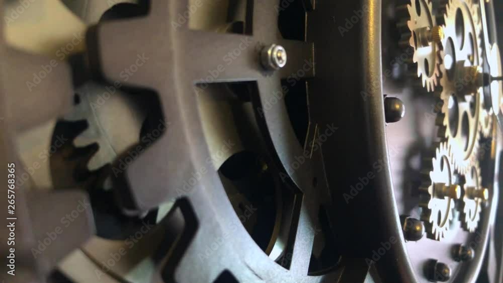 Video „Close up shallow view from left to right of vintage clockwork ...
