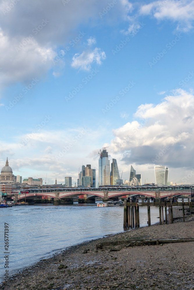 River Thames and the City of London River Thames and the City of London