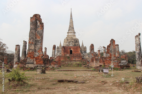ruined buddhist temple (Wat Ratchaburana) in Ayutthaya (Thailand)