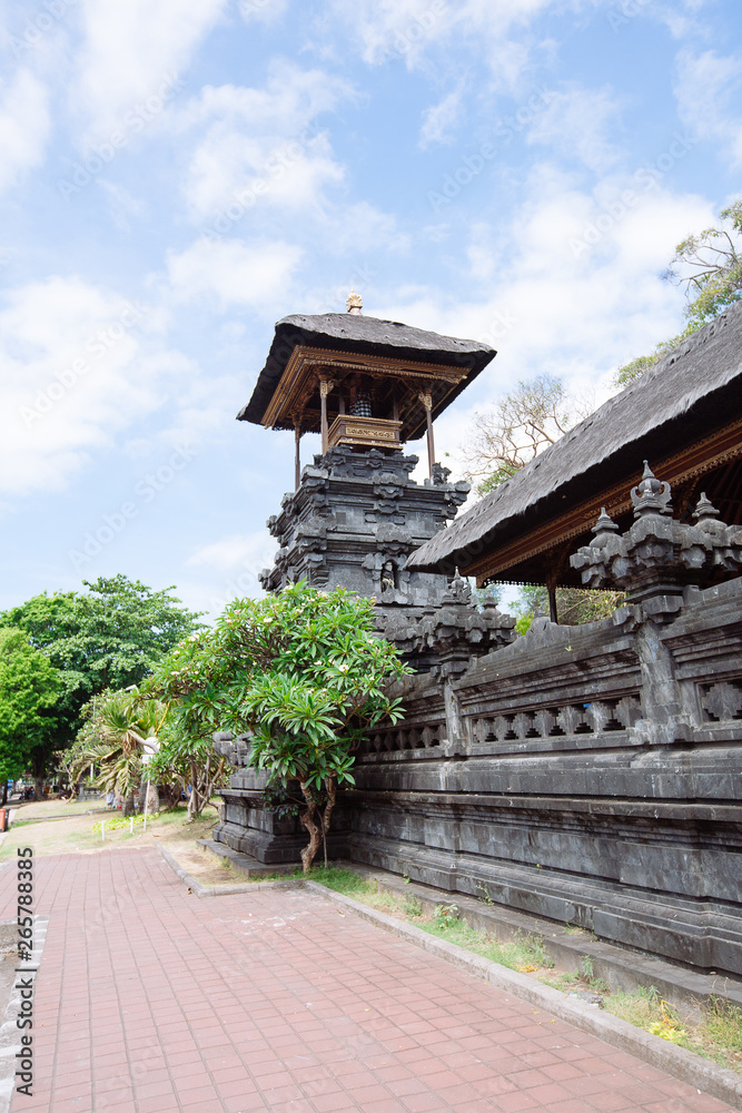 Obraz premium Balinese temple. Architecture, traveling and religion.